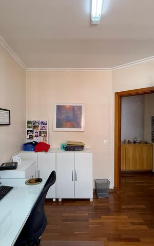 Casa à venda com 329m², 4 quartos e 3 vagas Casa à venda com 329m², 4 quartos e 3 vagasQuarto 3
