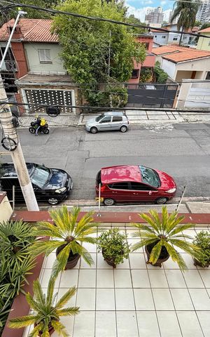 Casa à venda com 329m², 4 quartos e 3 vagas Casa à venda com 329m², 4 quartos e 3 vagasVista Suíte