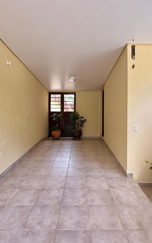 Casa à venda com 329m², 4 quartos e 3 vagas Casa à venda com 329m², 4 quartos e 3 vagasGaragem