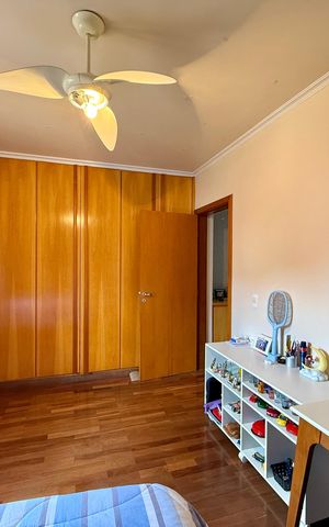 Casa à venda com 329m², 4 quartos e 3 vagas Casa à venda com 329m², 4 quartos e 3 vagasQuarto 2