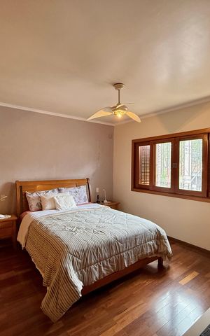 Casa à venda com 329m², 4 quartos e 3 vagas Casa à venda com 329m², 4 quartos e 3 vagasSuíte