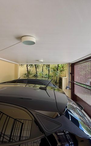 Casa à venda com 329m², 4 quartos e 3 vagas Casa à venda com 329m², 4 quartos e 3 vagasGaragem