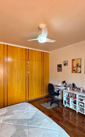 Casa à venda com 329m², 4 quartos e 3 vagas Casa à venda com 329m², 4 quartos e 3 vagasQuarto 1