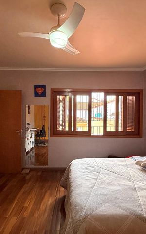 Casa à venda com 329m², 4 quartos e 3 vagas Casa à venda com 329m², 4 quartos e 3 vagasQuarto 1