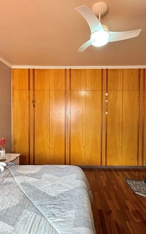 Casa à venda com 329m², 4 quartos e 3 vagas Casa à venda com 329m², 4 quartos e 3 vagasQuarto 1