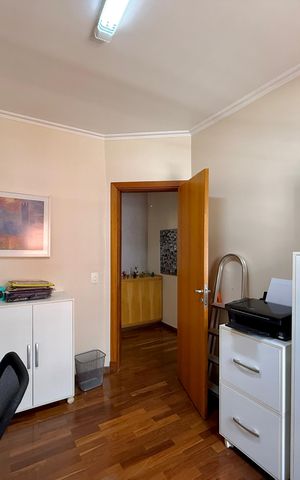 Casa à venda com 329m², 4 quartos e 3 vagas Casa à venda com 329m², 4 quartos e 3 vagasQuarto 3