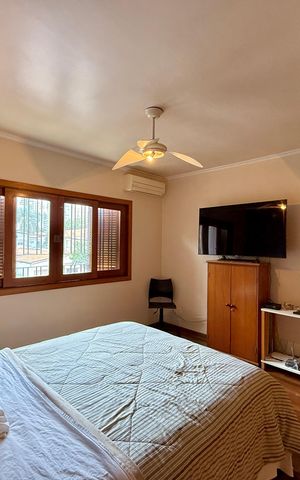 Casa à venda com 329m², 4 quartos e 3 vagas Casa à venda com 329m², 4 quartos e 3 vagasSuíte