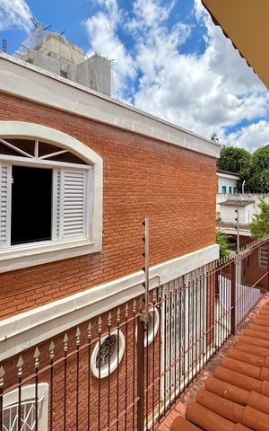 Casa à venda com 329m², 4 quartos e 3 vagas Casa à venda com 329m², 4 quartos e 3 vagasVista Quarto 3