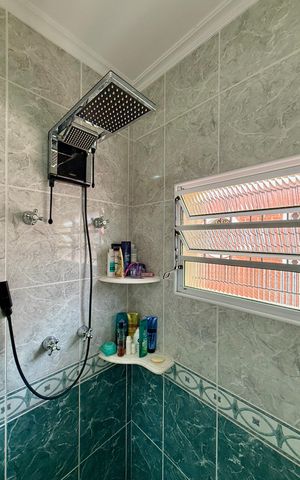 Casa à venda com 329m², 4 quartos e 3 vagas Casa à venda com 329m², 4 quartos e 3 vagasBanheiro Social
