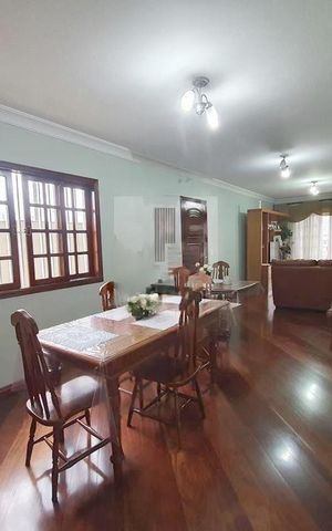 Casa à venda com 190m², 3 quartos e 3 vagas