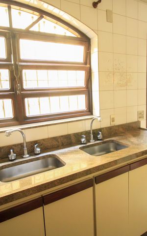 Casa à venda com 303m², 3 quartos e 1 vaga Casa à venda com 303m², 3 quartos e 1 vagaCozinha