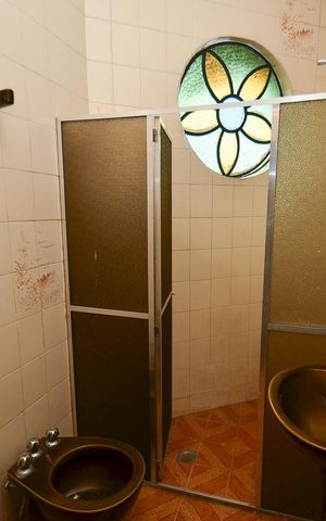 Casa à venda com 200m², 8 quartos e 2 vagas Casa à venda com 200m², 8 quartos e 2 vagasCasa 2 Banheiro