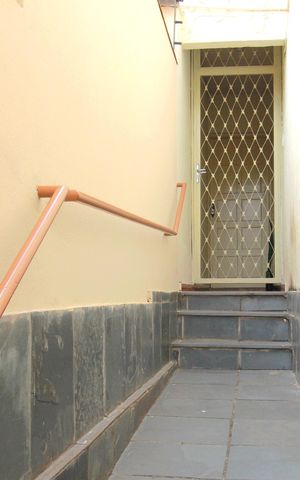 Casa à venda com 281m², 3 quartos e 3 vagasFundos