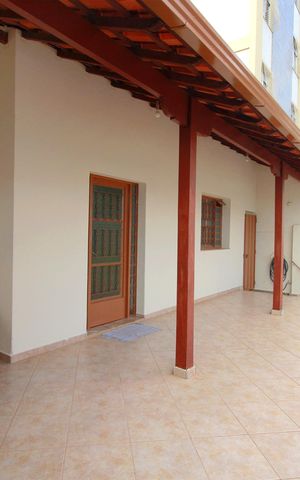 Casa à venda com 281m², 3 quartos e 3 vagasVaranda