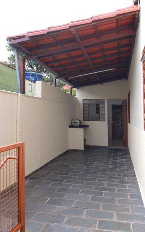 Casa à venda com 281m², 3 quartos e 3 vagasVaranda lateral