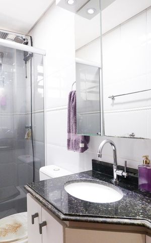 Apartamento à venda com 70m², 2 quartos e 2 vagas Apartamento à venda com 70m², 2 quartos e 2 vagasBanheiro da Suíte
