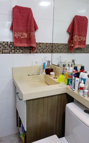 Apartamento à venda com 88m², 3 quartos e 1 vaga Apartamento à venda com 88m², 3 quartos e 1 vagaBanheiro da Suíte 2