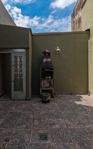 Casa para alugar com 240m², 3 quartos e 3 vagas Casa para alugar com 240m², 3 quartos e 3 vagasQuintal