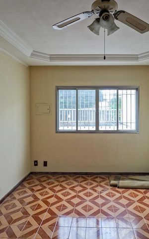 Casa para alugar com 240m², 3 quartos e 3 vagas Casa para alugar com 240m², 3 quartos e 3 vagasSala