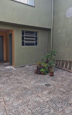 Casa para alugar com 240m², 3 quartos e 3 vagas Casa para alugar com 240m², 3 quartos e 3 vagasQuintal