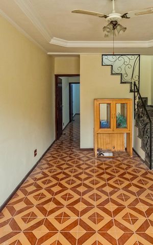 Casa para alugar com 240m², 3 quartos e 3 vagas Casa para alugar com 240m², 3 quartos e 3 vagasSala