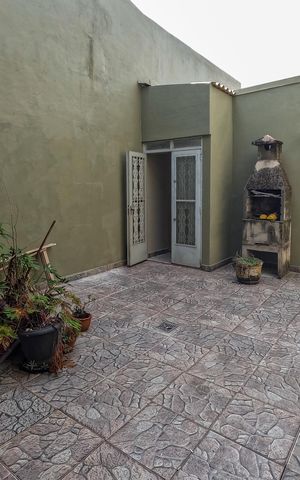 Casa para alugar com 240m², 3 quartos e 3 vagas Casa para alugar com 240m², 3 quartos e 3 vagasQuintal
