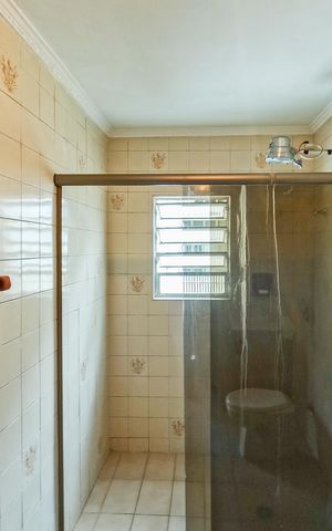 Casa para alugar com 240m², 3 quartos e 3 vagas Casa para alugar com 240m², 3 quartos e 3 vagasBanheiro da suíte