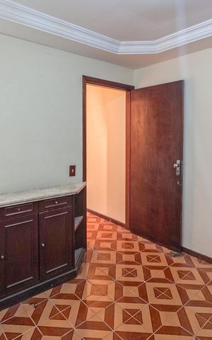 Casa para alugar com 240m², 3 quartos e 3 vagas Casa para alugar com 240m², 3 quartos e 3 vagasSala de TV