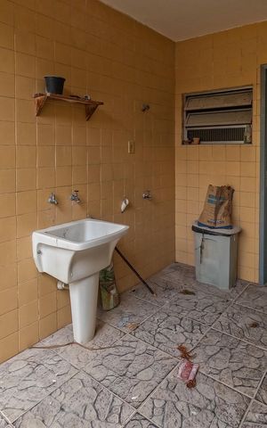 Casa para alugar com 240m², 3 quartos e 3 vagas Casa para alugar com 240m², 3 quartos e 3 vagasLavanderia
