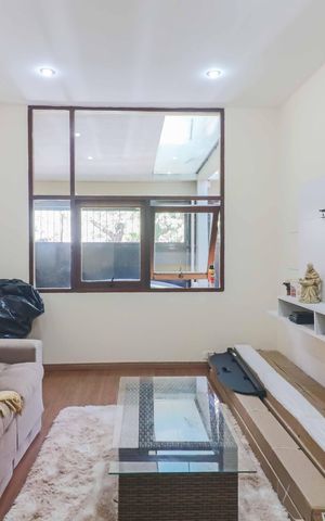 Casa à venda com 350m², 5 quartos e 3 vagas Casa à venda com 350m², 5 quartos e 3 vagasSala TV