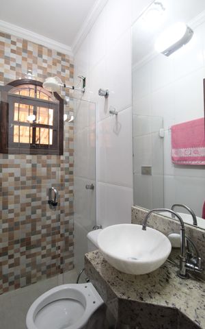 Casa à venda com 150m², 3 quartos e 2 vagasBanheiro da Suite