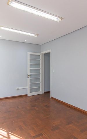 Casa à venda com 240m², 8 quartos e 3 vagas Casa à venda com 240m², 8 quartos e 3 vagasSuíte 7