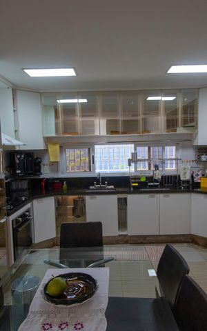 Casa para alugar com 314m², 5 quartos e 2 vagasCozina