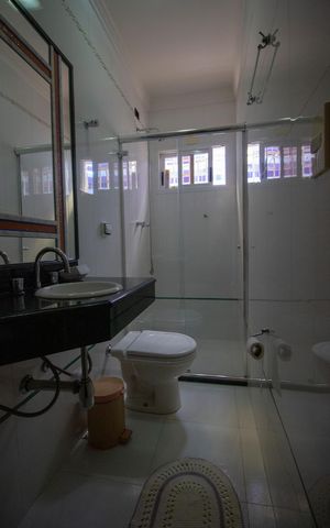 Casa para alugar com 314m², 5 quartos e 2 vagasBanheiro 5