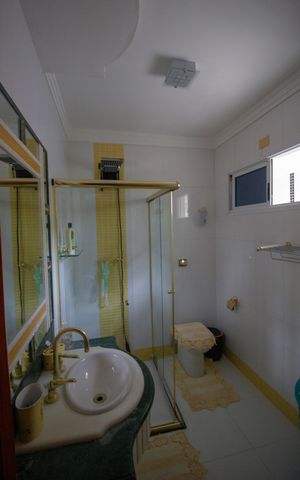 Casa para alugar com 314m², 5 quartos e 2 vagasBanheiro 3