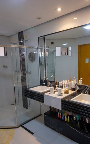 Casa para alugar com 314m², 5 quartos e 2 vagasBanheiro 4