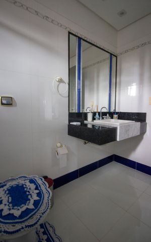 Casa para alugar com 314m², 5 quartos e 2 vagasBanheiro 3