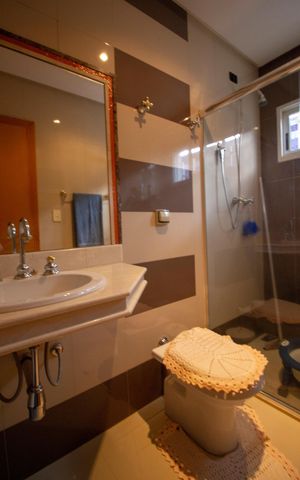 Casa para alugar com 314m², 5 quartos e 2 vagasBanheiro 2