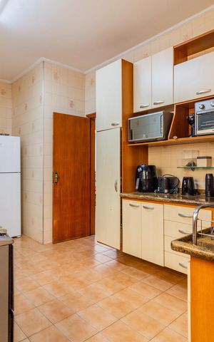 Apartamento à venda com 122m², 3 quartos e sem vaga Apartamento à venda com 122m², 3 quartos e sem vagaCozinha