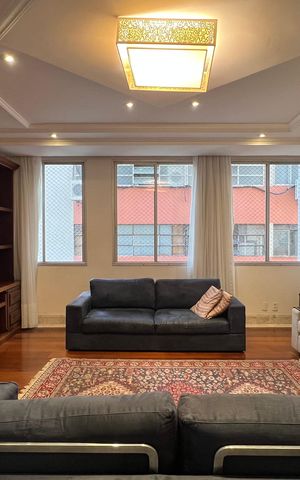 Apartamento à venda com 380m², 4 quartos e 3 vagas Apartamento à venda com 380m², 4 quartos e 3 vagasSala de TV