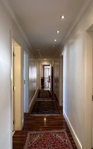 Apartamento à venda com 380m², 4 quartos e 3 vagas Apartamento à venda com 380m², 4 quartos e 3 vagasCorredor
