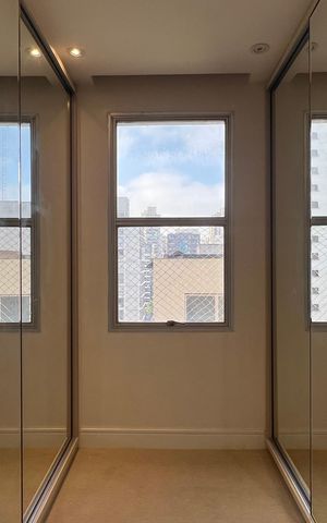 Apartamento à venda com 380m², 4 quartos e 3 vagas Apartamento à venda com 380m², 4 quartos e 3 vagasCloset da suíte 3
