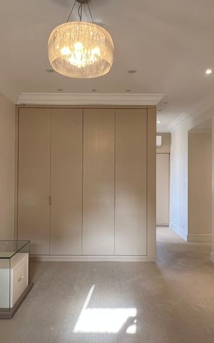 Apartamento à venda com 380m², 4 quartos e 3 vagas Apartamento à venda com 380m², 4 quartos e 3 vagasSuite 3