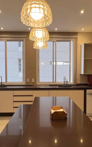 Apartamento à venda com 380m², 4 quartos e 3 vagas Apartamento à venda com 380m², 4 quartos e 3 vagasCozinha