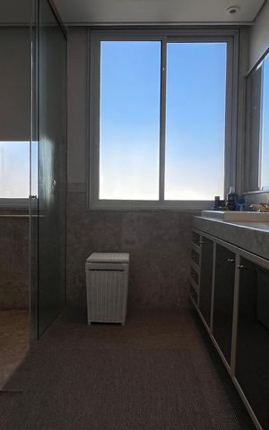 Apartamento à venda com 380m², 4 quartos e 3 vagas Apartamento à venda com 380m², 4 quartos e 3 vagasBanheiro da Suíte 3