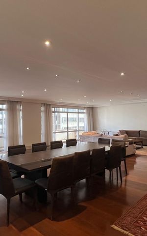 Apartamento à venda com 380m², 4 quartos e 3 vagas Apartamento à venda com 380m², 4 quartos e 3 vagasSalas