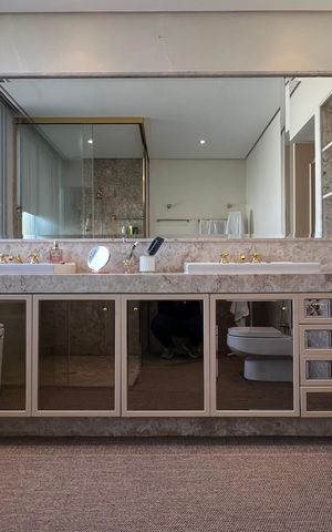 Apartamento à venda com 380m², 4 quartos e 3 vagas Apartamento à venda com 380m², 4 quartos e 3 vagasBanheiro da Suíte 3