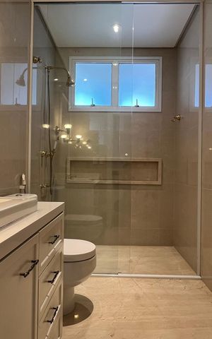 Apartamento à venda com 380m², 4 quartos e 3 vagas Apartamento à venda com 380m², 4 quartos e 3 vagasBanheiro