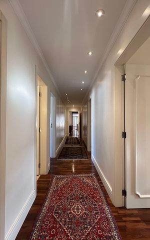 Apartamento à venda com 380m², 4 quartos e 3 vagas Apartamento à venda com 380m², 4 quartos e 3 vagasCorredor