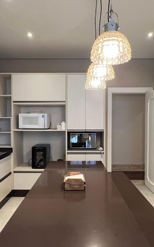 Apartamento à venda com 380m², 4 quartos e 3 vagas Apartamento à venda com 380m², 4 quartos e 3 vagasCozinha
